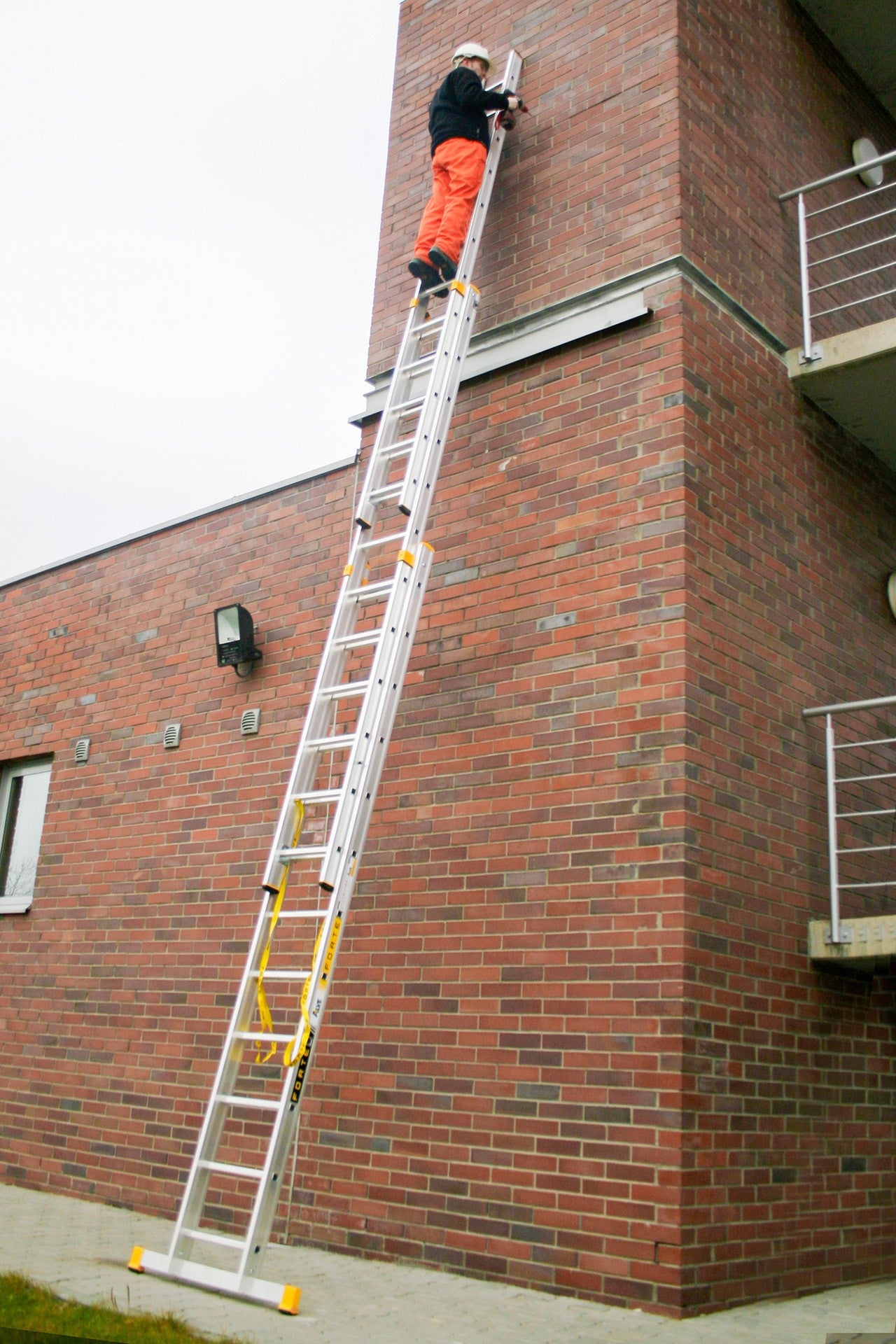 PROFESSIONAL LADDERS 3x8, model 8608